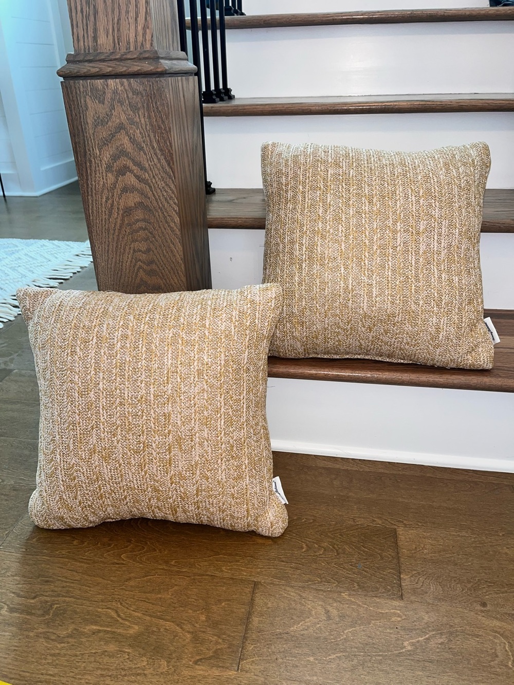 Tommy Bahama: Pair of 16” X 16” Accent Pillows: Classic Style & Colors: Nice!